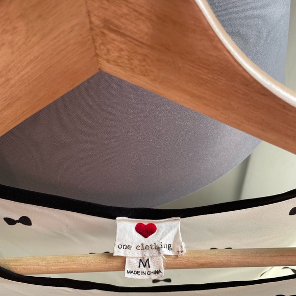 Urban Outfitters One Clothing Cropped Bow Print Top Size M - Picture 4 of 4